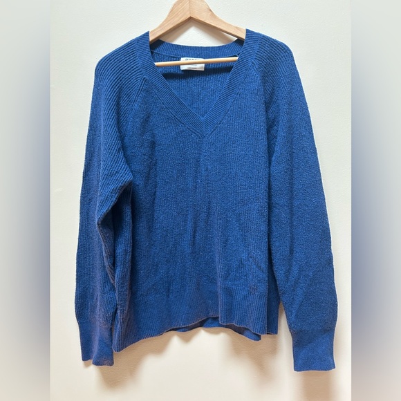 FREE (see details) blue oversized tunic sweater - Picture 1 of 4